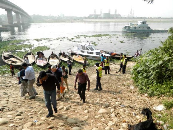 Simon Maxwell visited	the river Buriganga in	Bangladesh